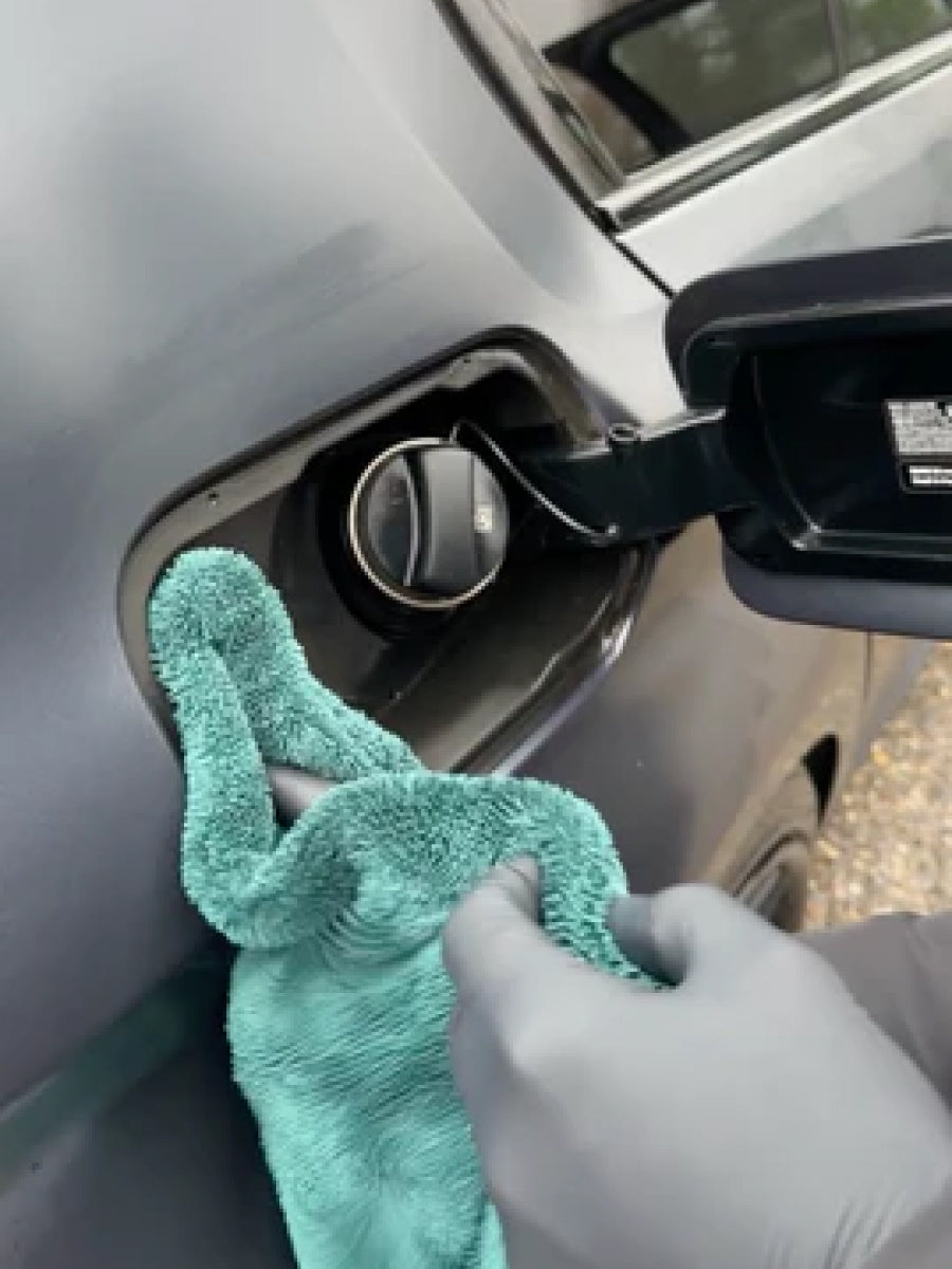 BERCE Dry3 M – Kompaktes Premium-Trockentuch Grün für streifenfreie Fahrzeugpflege, 1400gsm - Berce