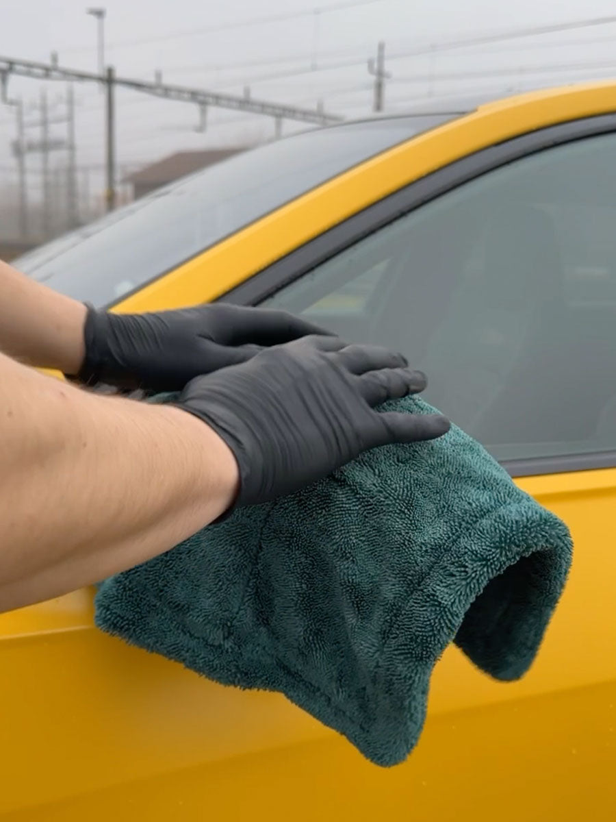 BERCE Dry3  M – Kompaktes Premium-Trockentuch Grün für streifenfreie Fahrzeugpflege, 1400gsm - Berce